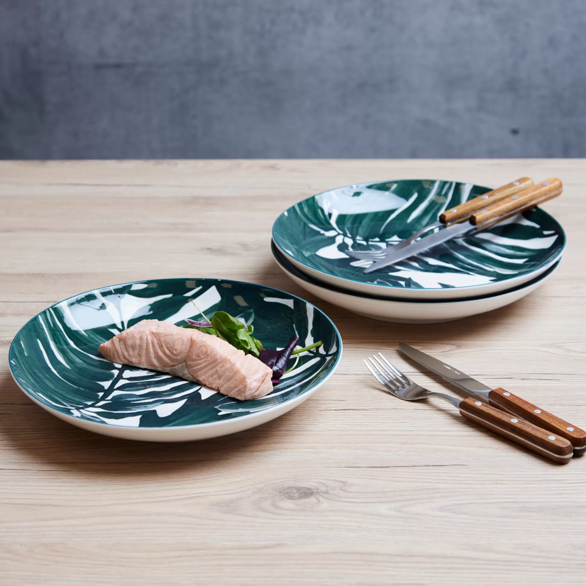 Plates>Meadows and Byrne Tola Palm 25Cm Plate - Set Of 3