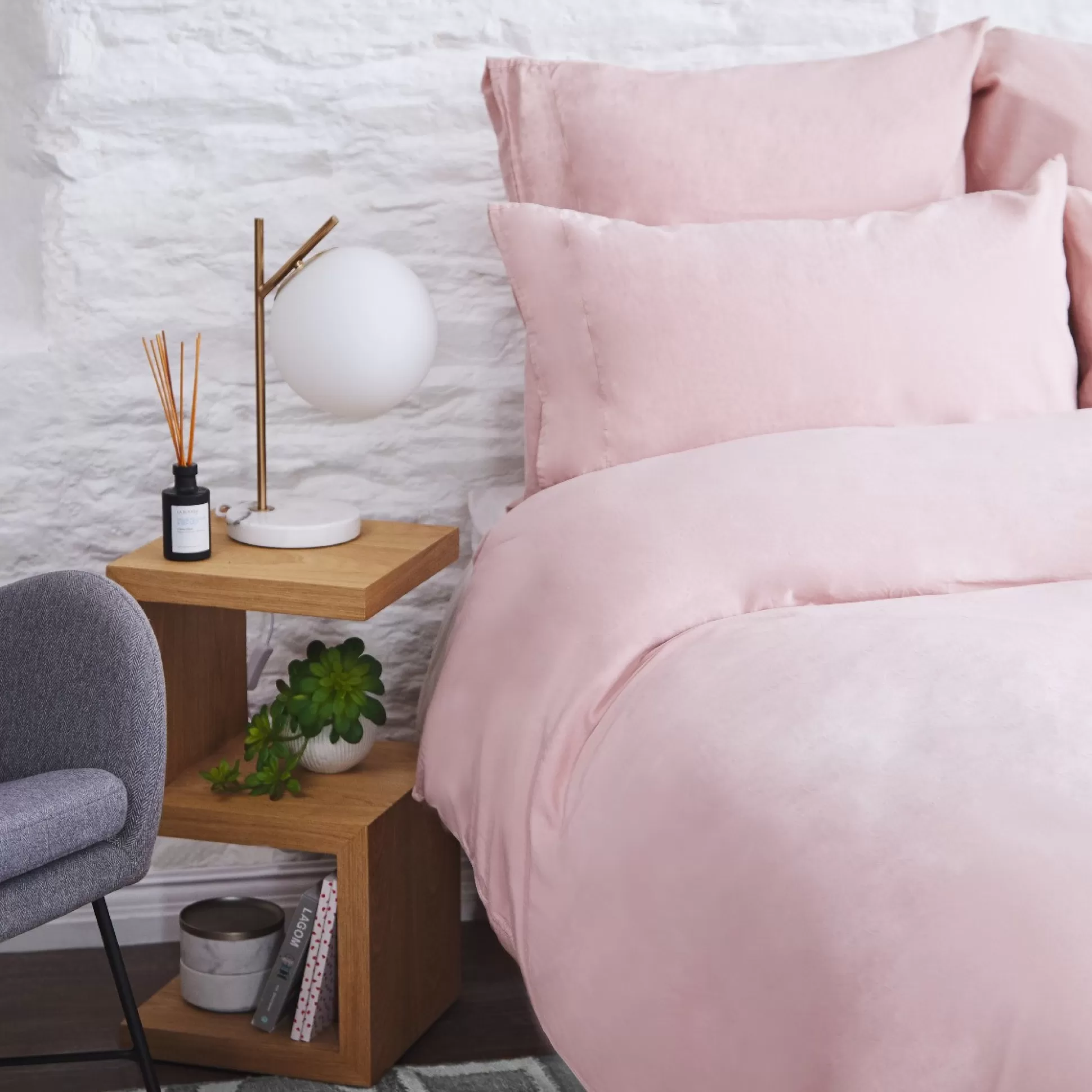 Duvet & Duvet Covers>Meadows and Byrne Vimara Pink Sateen Duvet Set
