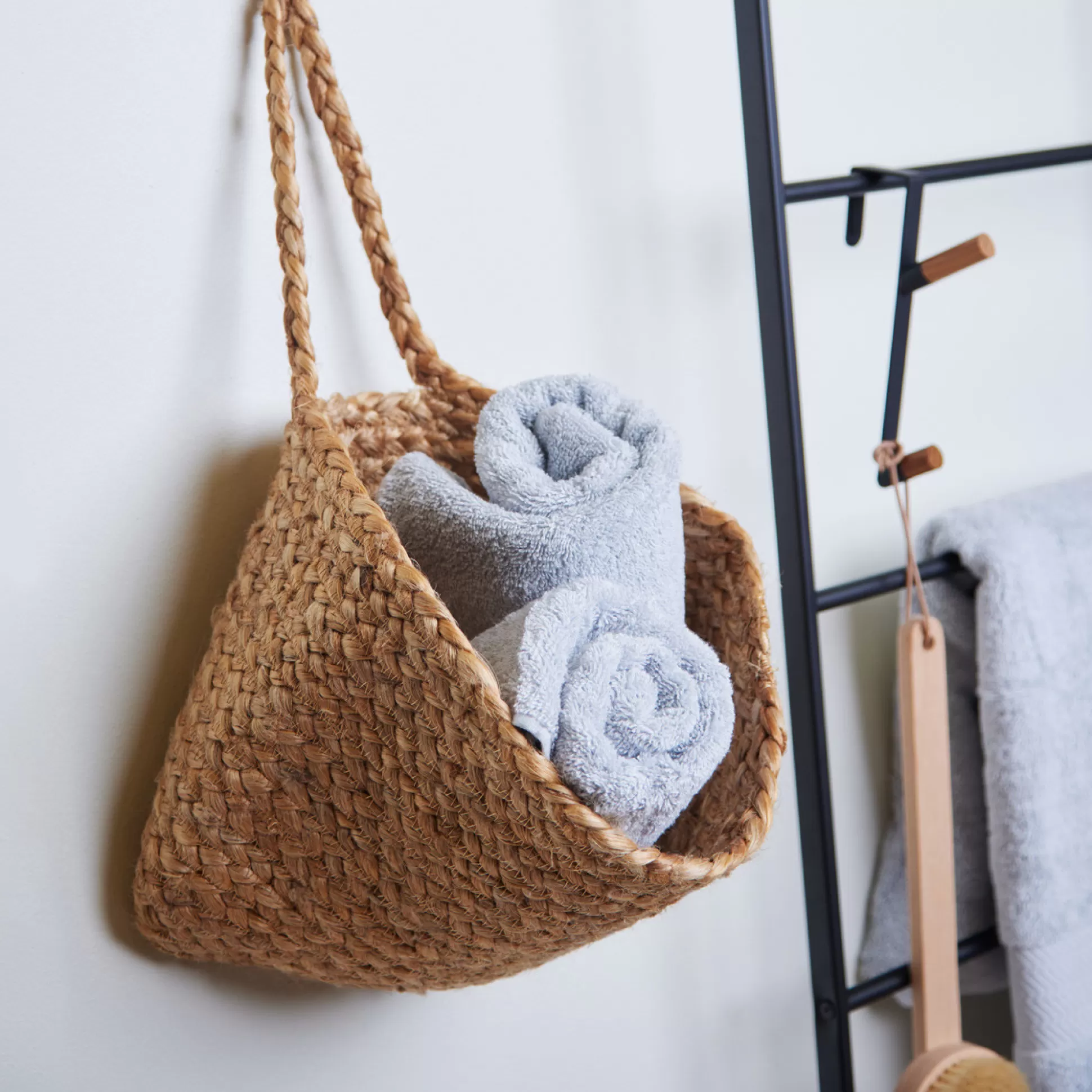Laundry Baskets>Meadows and Byrne Wicker Hanging Baskets
