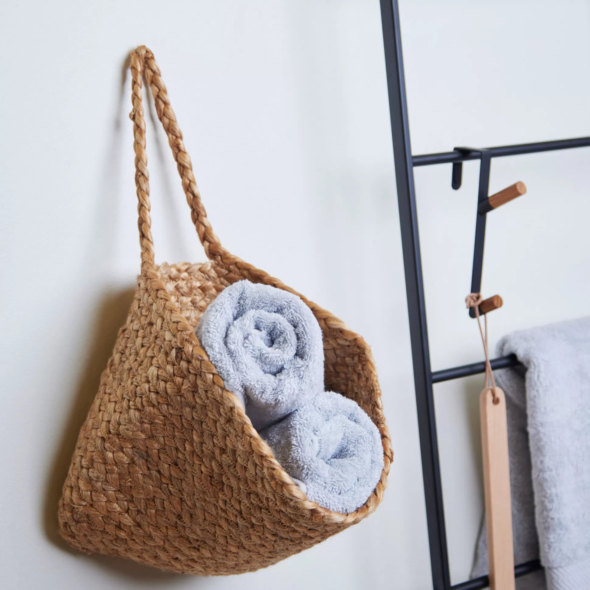 Laundry Baskets>Meadows and Byrne Wicker Hanging Baskets